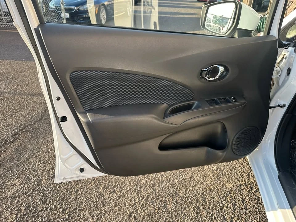 2015 Nissan Versa - Image 8 of 18