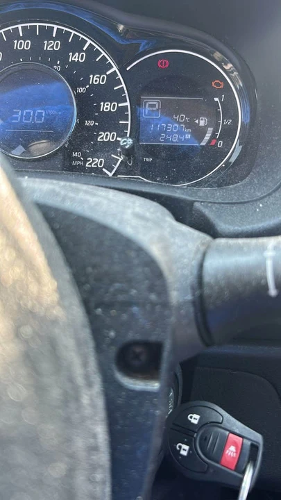 2015 Nissan Versa - Image 2 of 3