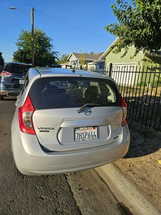2015 Nissan Versa - Image 2 of 4