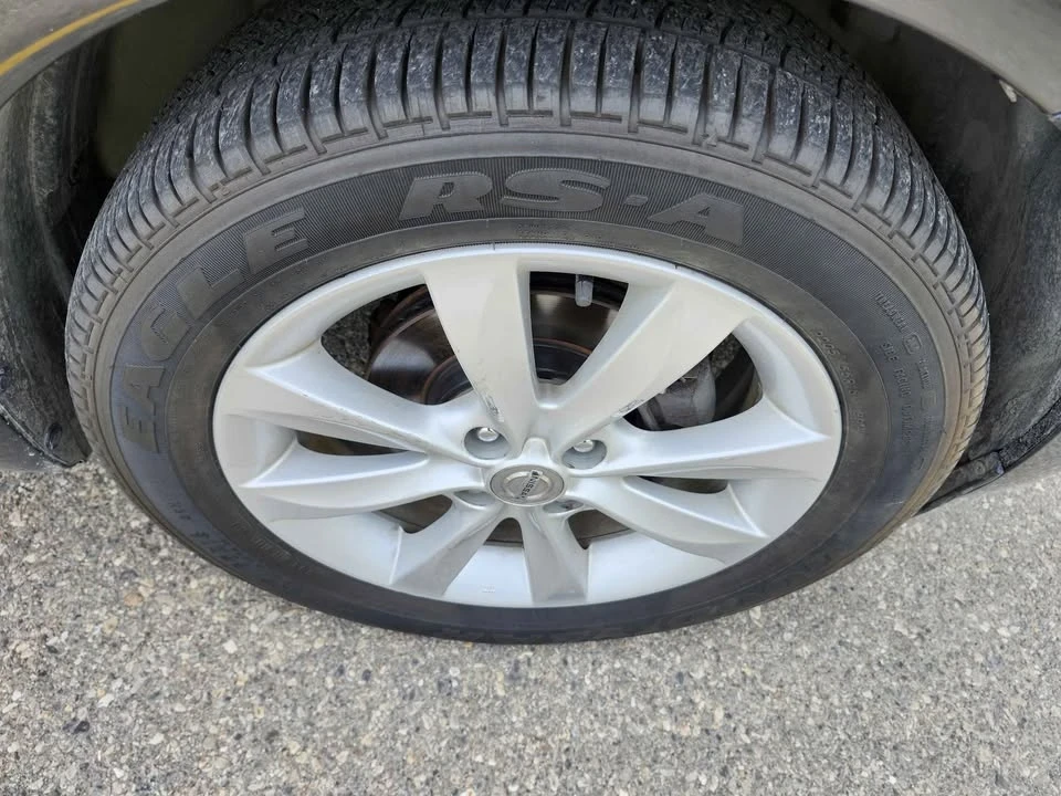 2015 Nissan Versa - Image 10 of 20