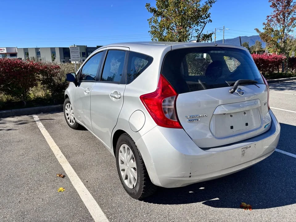 2015 Nissan Versa - Image 8 of 15