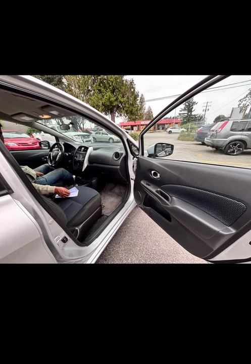 2015 Nissan Versa - Image 5 of 15