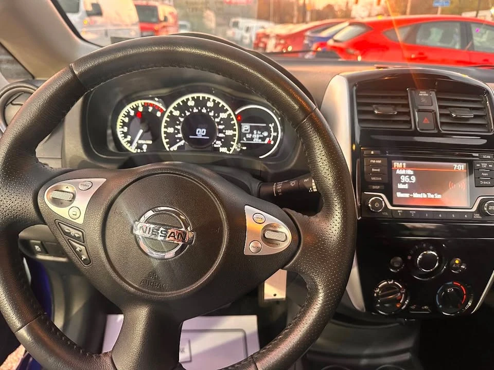 2015 Nissan Versa - Image 13 of 16