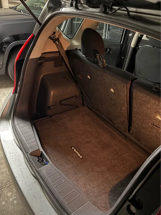 2015 Nissan Versa - Image 11 of 12