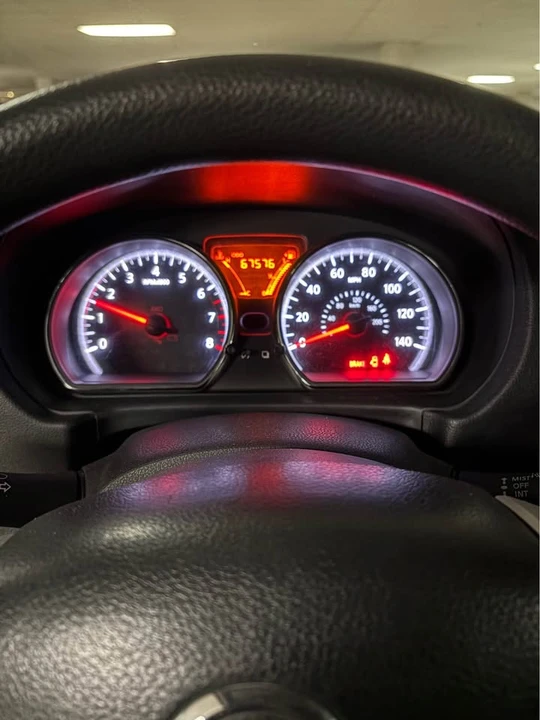 2015 Nissan Versa - Image 8 of 12
