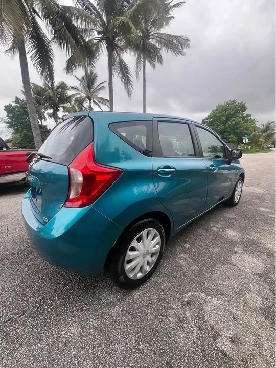 2015 Nissan Versa - Image 6 of 12