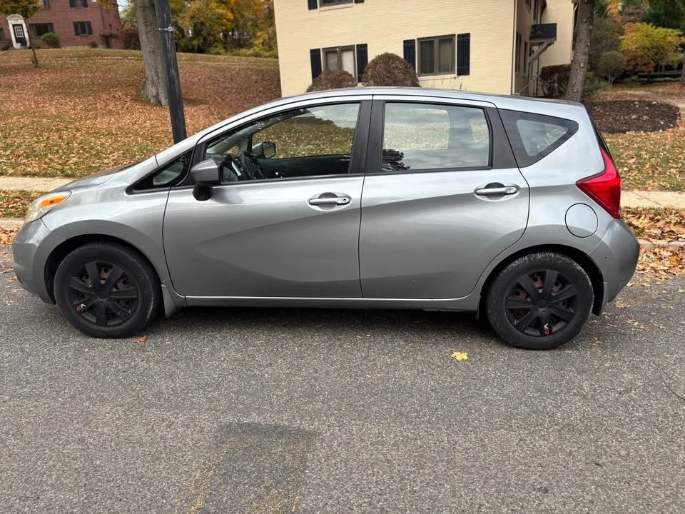 2015 Nissan Versa - Image 2 of 15