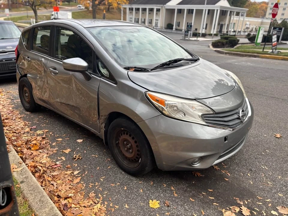 2015 Nissan Versa - Image 4 of 15