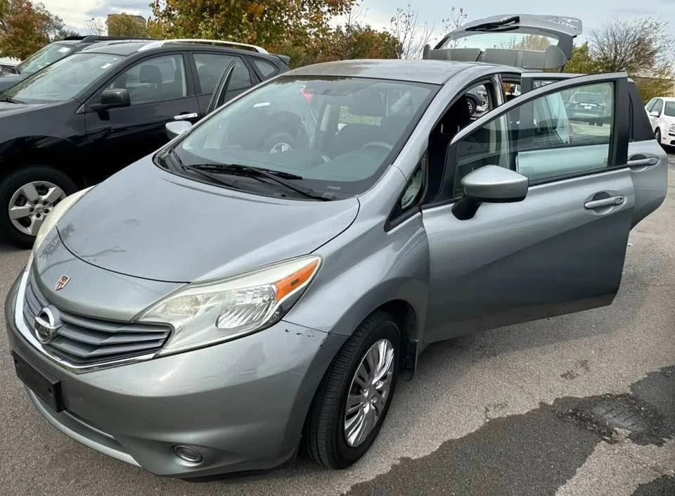 2015 Nissan Versa - Image 10 of 16