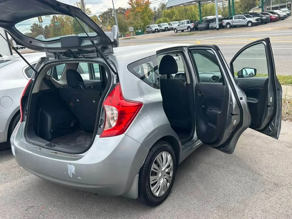 2015 Nissan Versa - Image 13 of 16