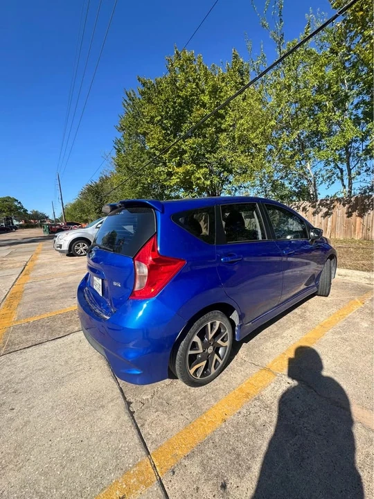2015 Nissan Versa - Image 10 of 12