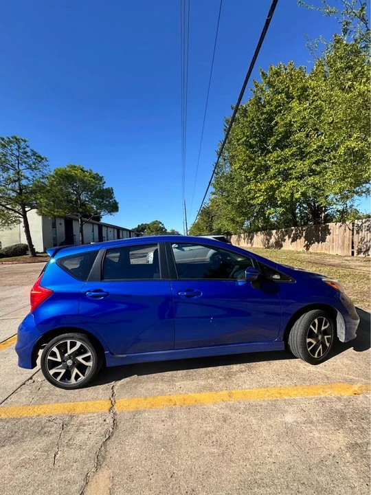 2015 Nissan Versa - Image 11 of 12