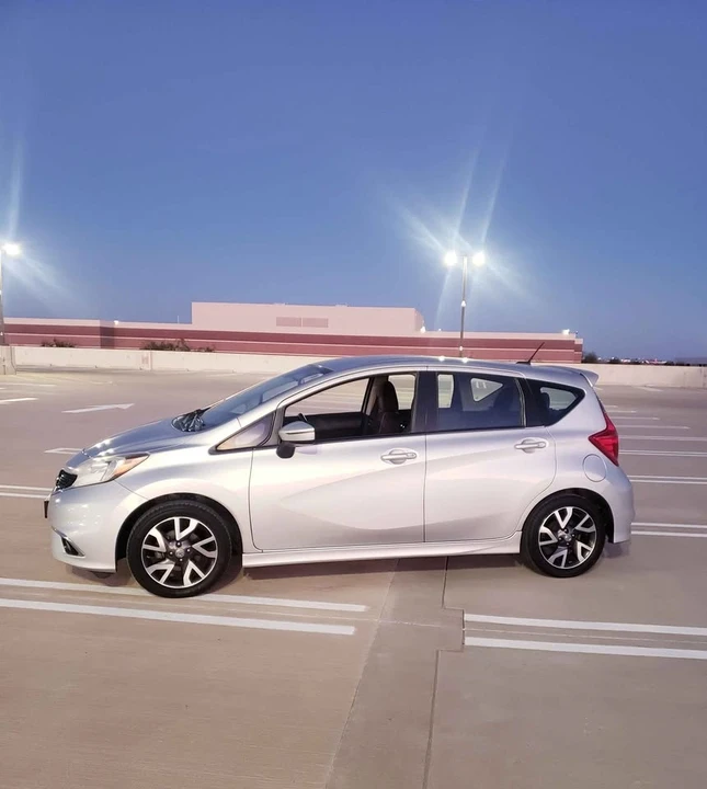 2015 Nissan Versa - Image 5 of 8