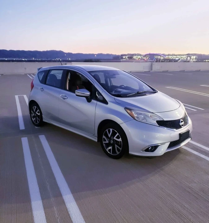 2015 Nissan Versa - Image 2 of 8