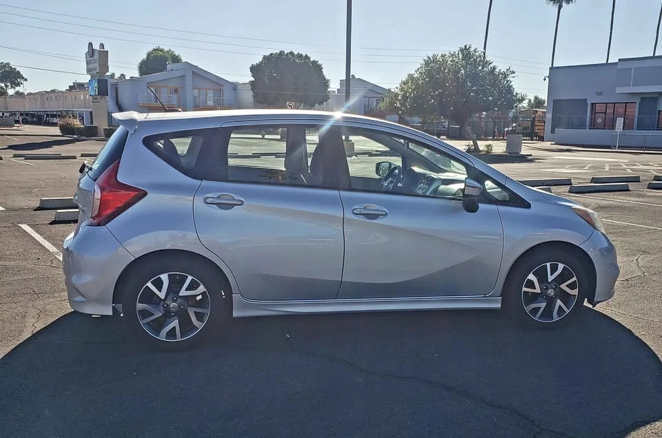 2015 Nissan Versa - Image 5 of 9