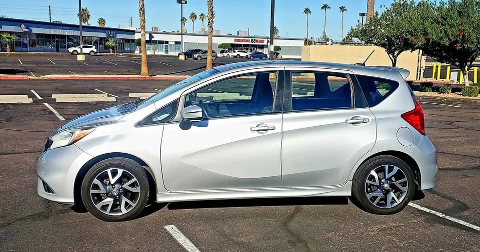 2015 Nissan Versa - Image 6 of 9