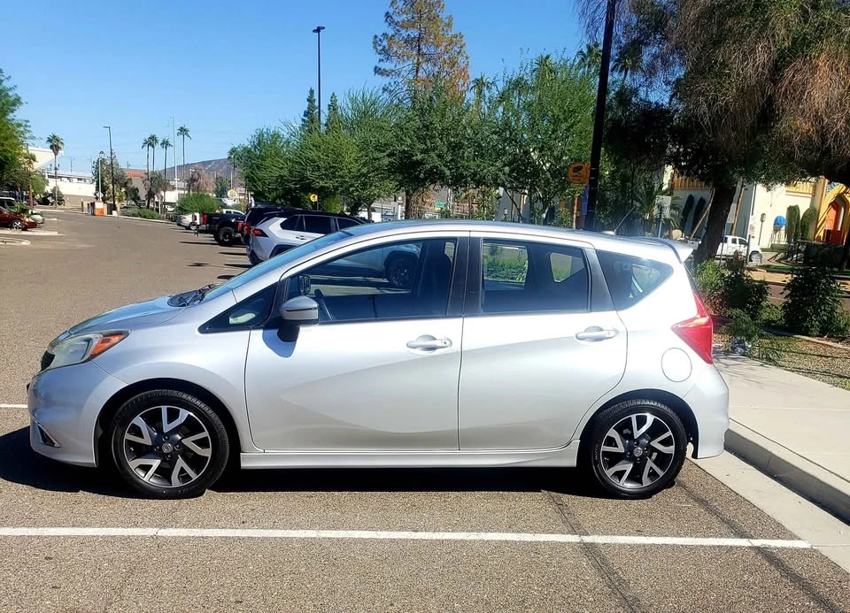 2015 Nissan Versa - Image 5 of 9