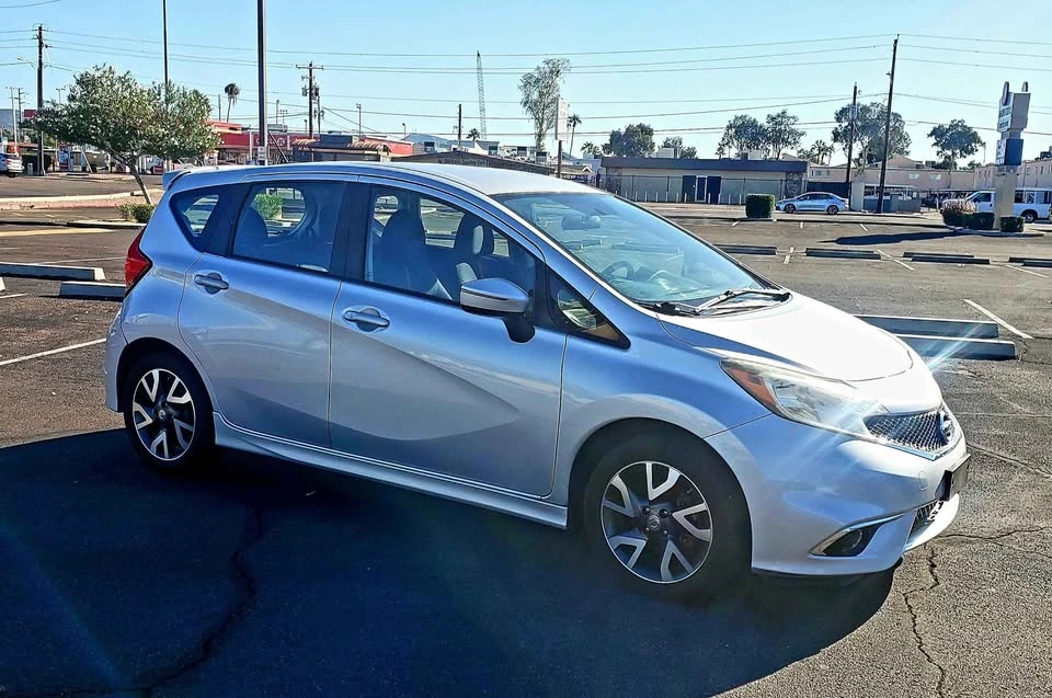 2015 Nissan Versa - Image 2 of 8