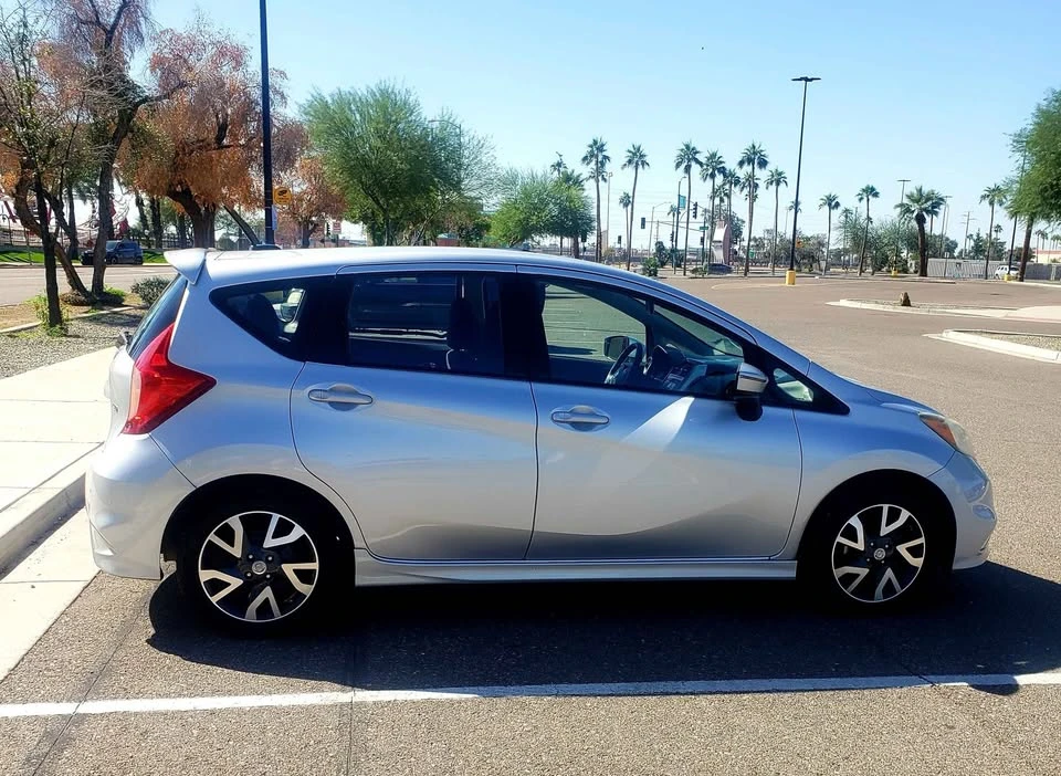 2015 Nissan Versa - Image 6 of 9