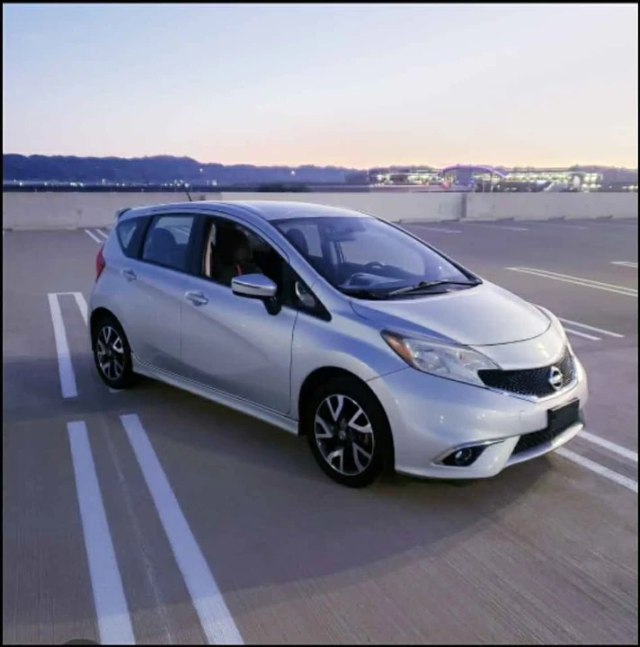 2015 Nissan Versa - Image 2 of 8
