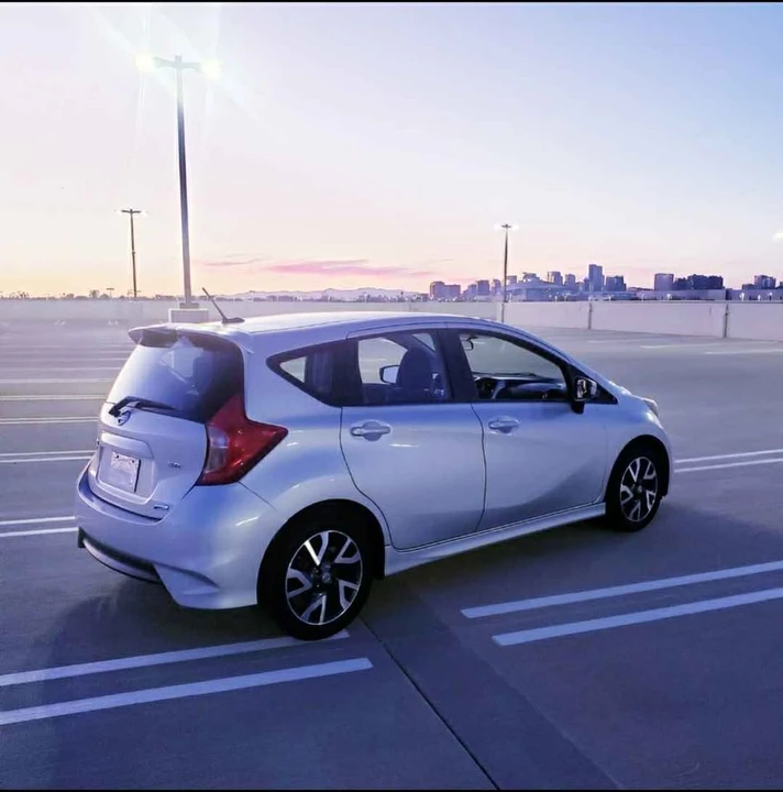 2015 Nissan Versa - Image 4 of 8