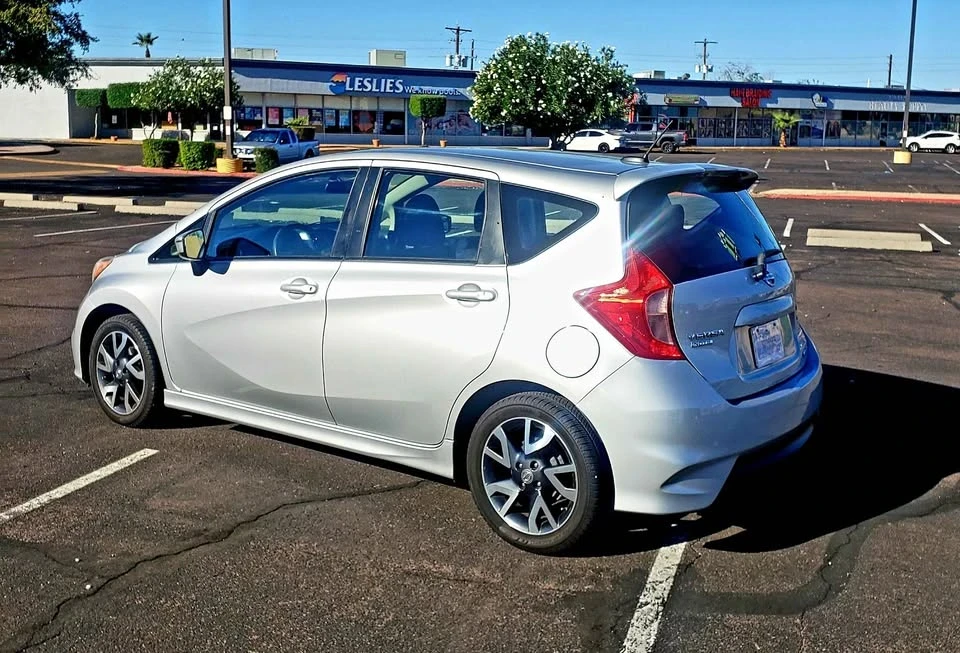 2015 Nissan Versa - Image 4 of 8