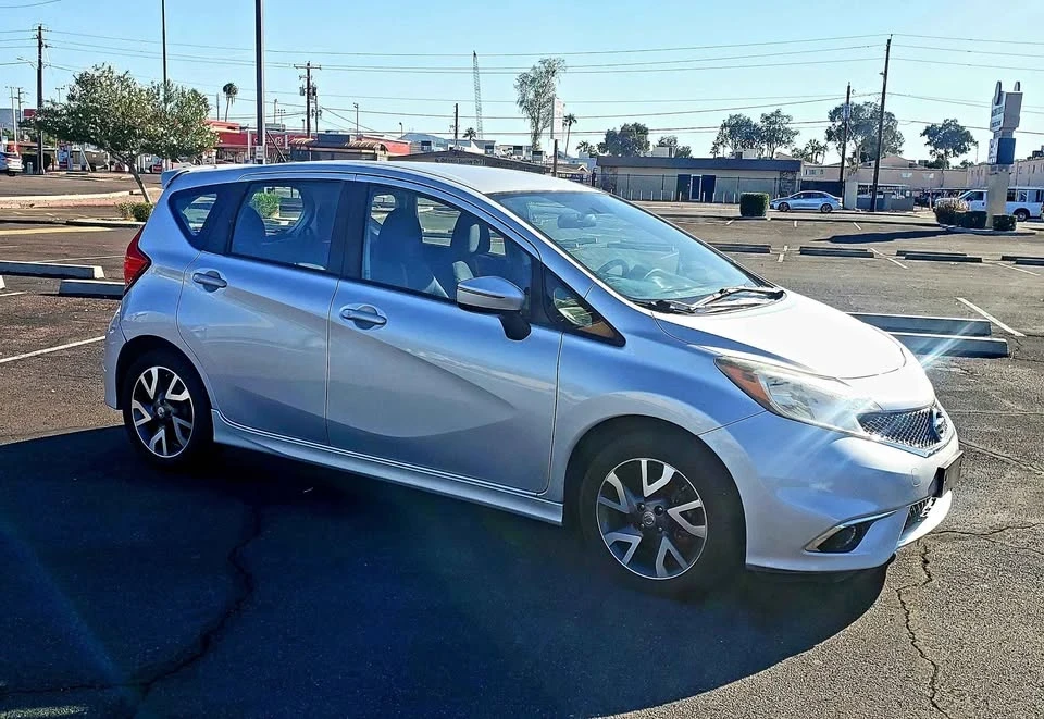 2015 Nissan Versa - Image 2 of 8
