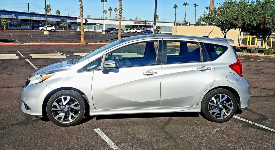 2015 Nissan Versa - Image 5 of 8