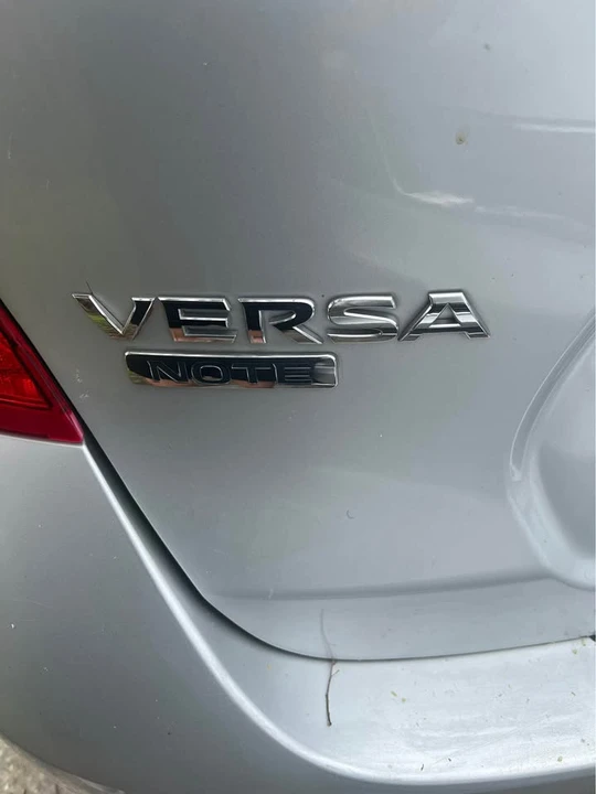 2015 Nissan Versa - Image 2 of 9