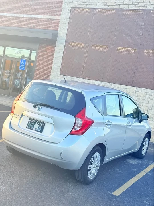 2015 Nissan Versa - Image 3 of 4