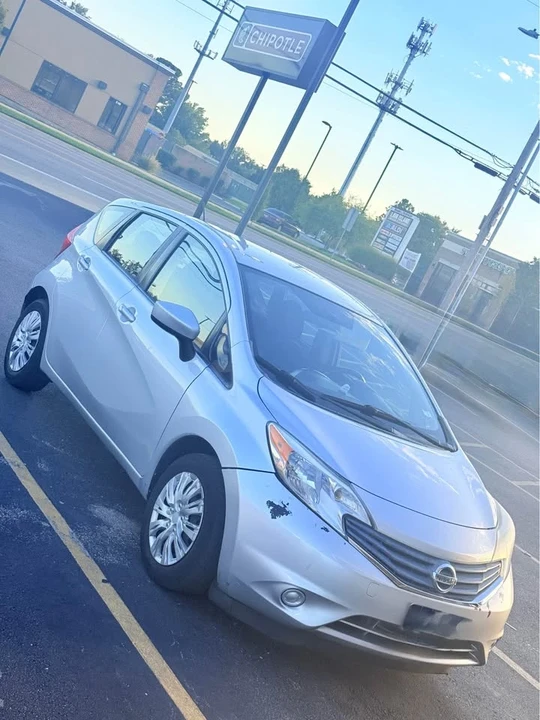 2015 Nissan Versa - Image 2 of 4