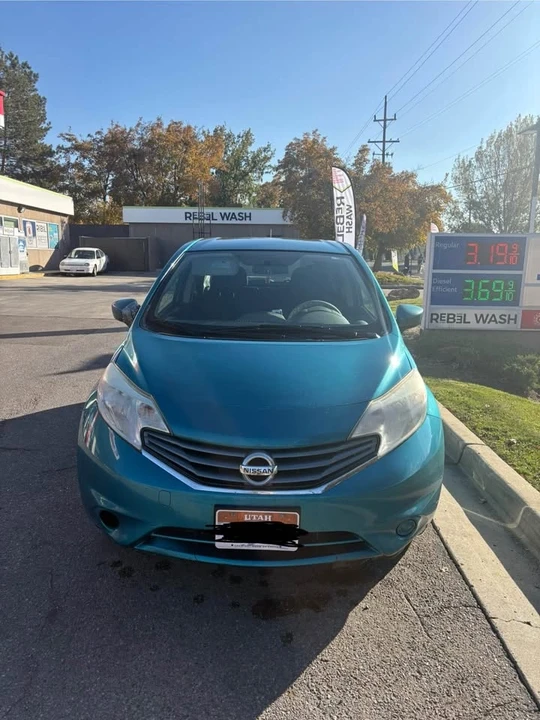 2015 Nissan Versa - Image 2 of 4