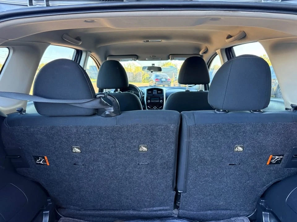 2015 Nissan Versa - Image 10 of 20