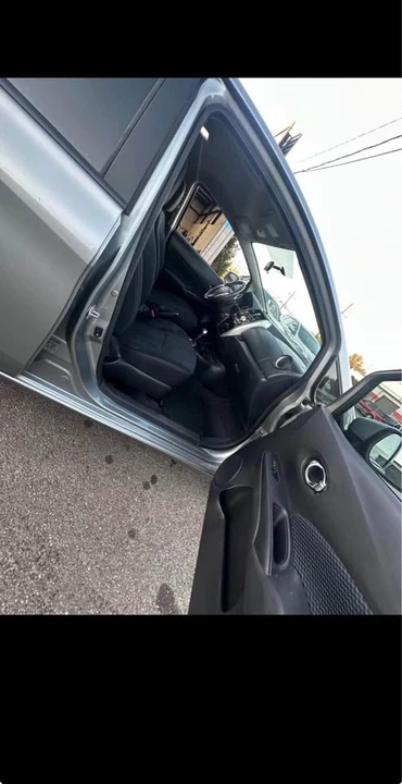 2015 Nissan Versa - Image 8 of 13