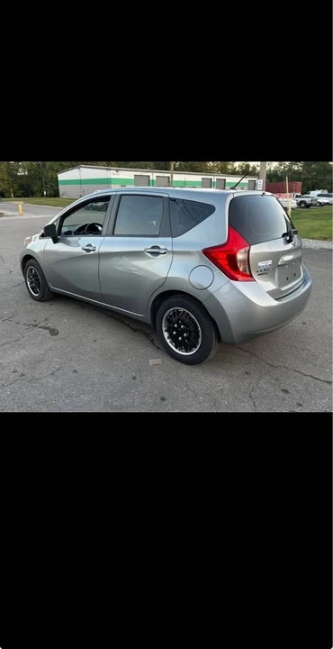 2015 Nissan Versa - Image 5 of 13