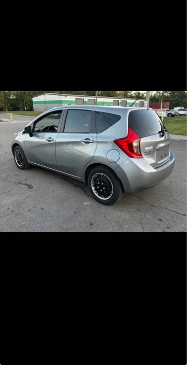 2015 Nissan Versa - Image 5 of 13