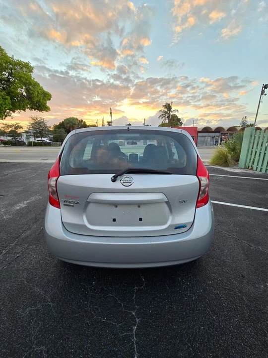 2015 Nissan Versa - Image 5 of 10