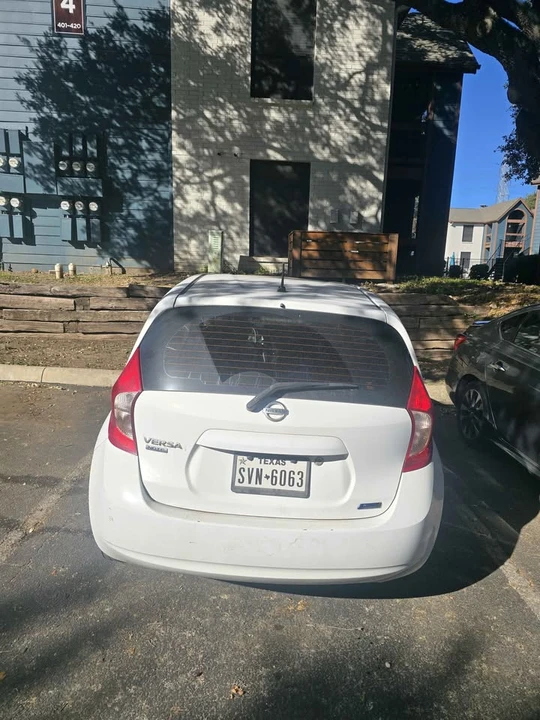 2015 Nissan Versa - Image 3 of 4