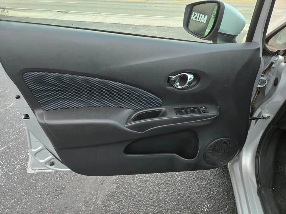 2015 Nissan Versa - Image 9 of 10