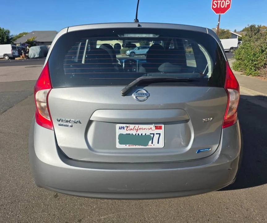 2015 Nissan Versa - Image 5 of 13