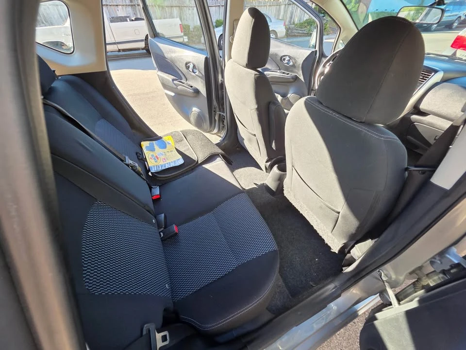 2015 Nissan Versa - Image 11 of 13