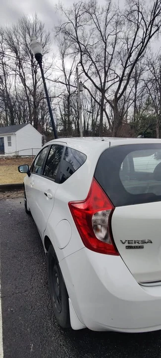 2015 Nissan Versa - Image 2 of 15