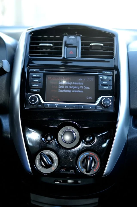 2015 Nissan Versa - Image 12 of 15