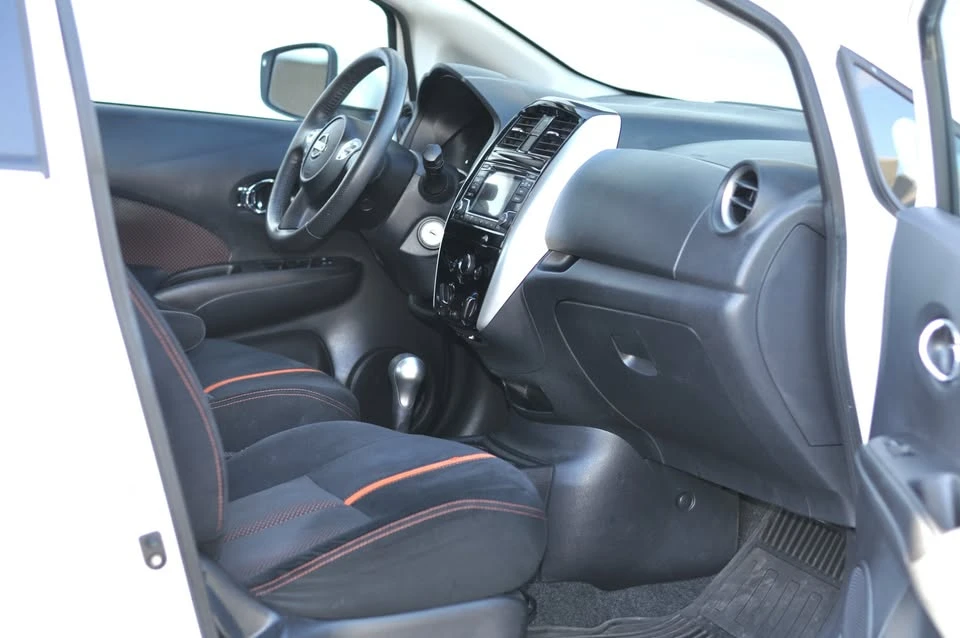 2015 Nissan Versa - Image 9 of 15