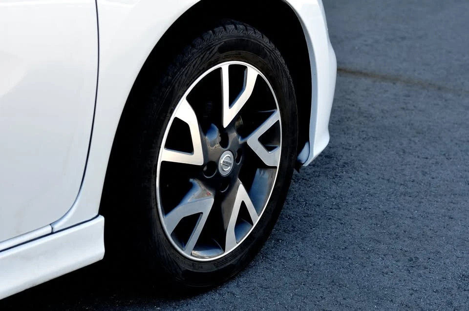 2015 Nissan Versa - Image 7 of 15