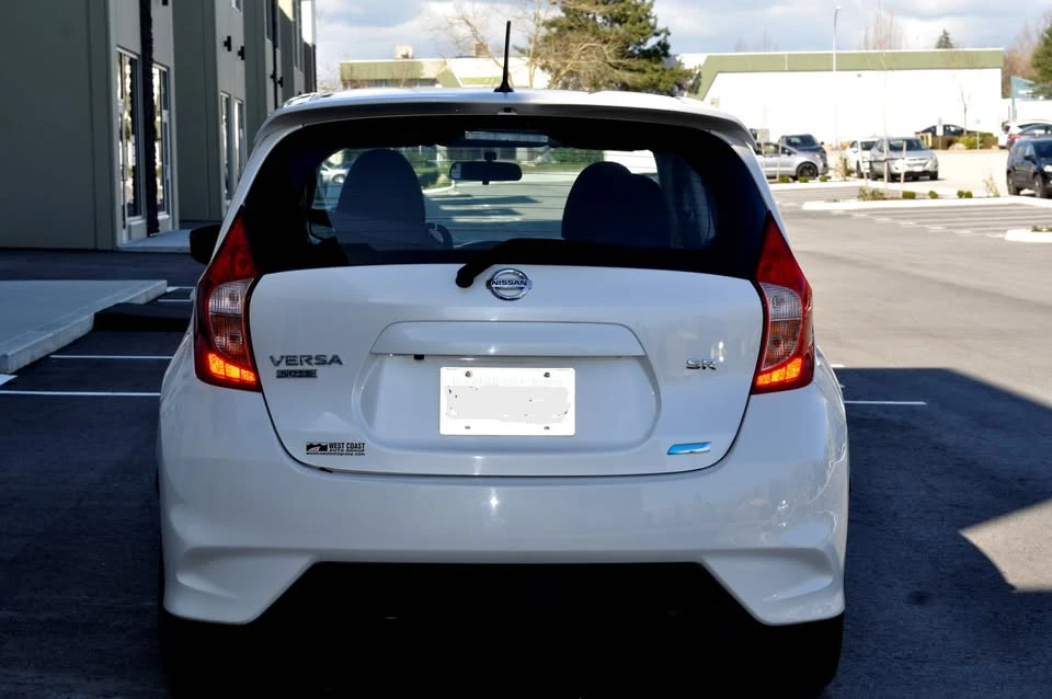 2015 Nissan Versa - Image 4 of 15