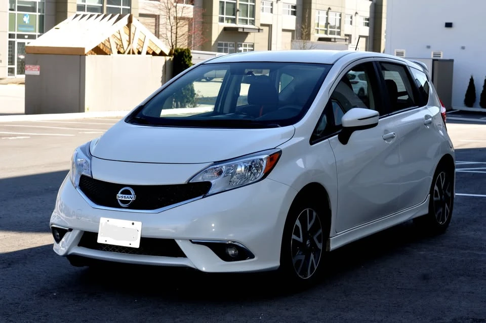 2015 Nissan Versa - Image 2 of 15