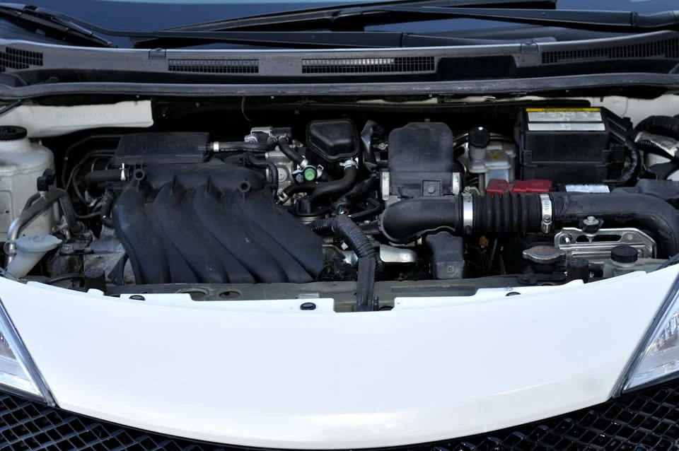 2015 Nissan Versa - Image 8 of 15