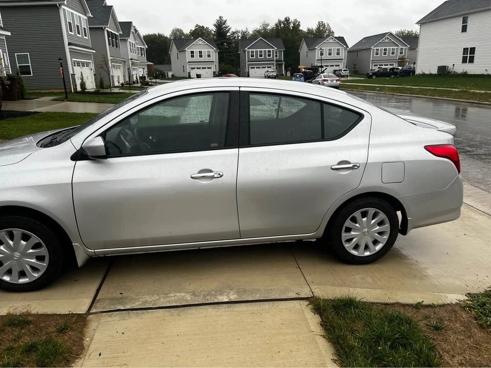 2015 Nissan Versa - Image 4 of 7
