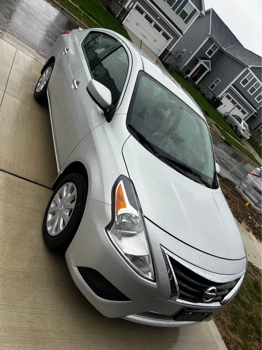 2015 Nissan Versa - Image 2 of 7